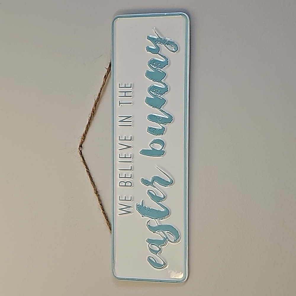 🐰HOLIDAY HOME Metal Wall Hanging 'We believe in the Easter Bunny' Sign